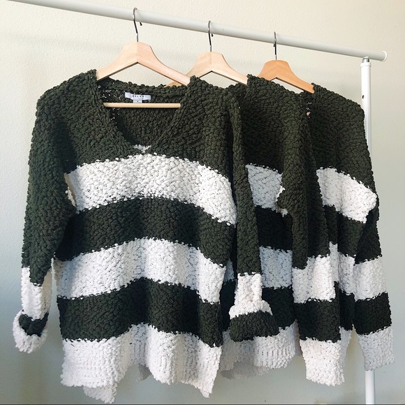 NEW 🔝✨STRIPE KNIT SWEATER - Picture 3 of 5
